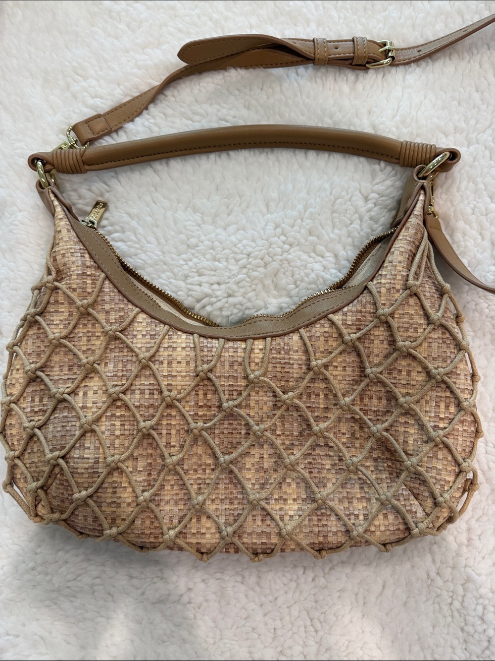 Dolce Vita Tan Woven Shoulder Bag with Knotted Net Overlay - Picture 2 of 4